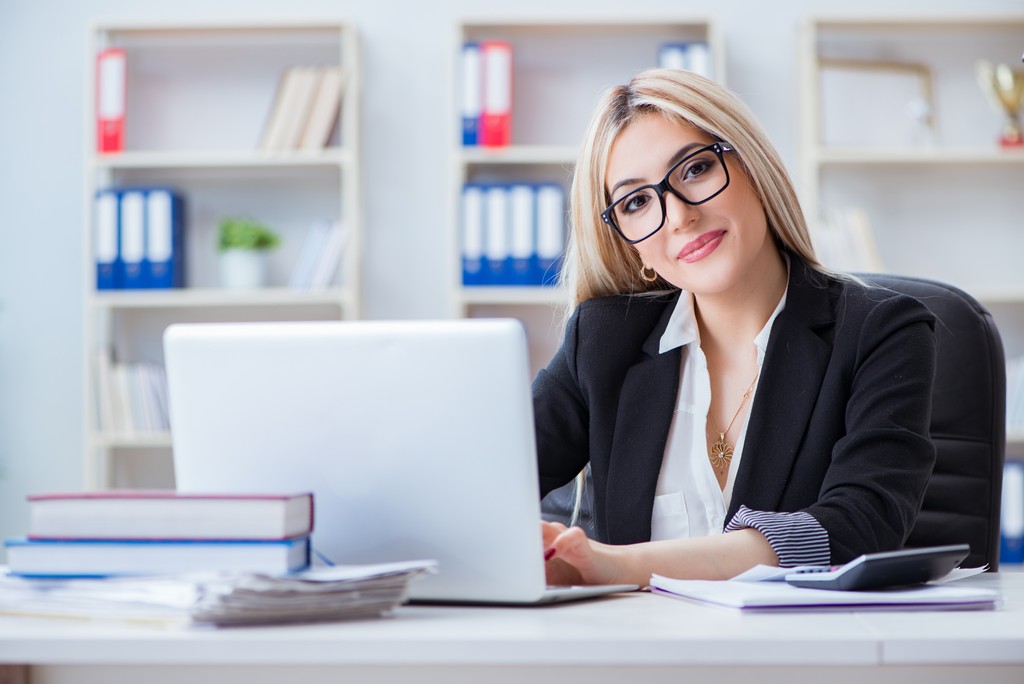 Kredyt, pożyczka czy karta kredytowa - jak sfinansować większe wydatki?